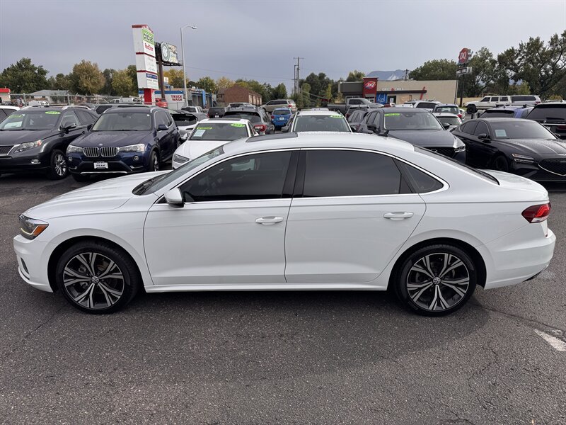 Used 2022 Volkswagen Passat 2.0T SE FWD image 4