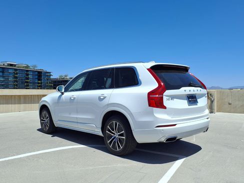 Used 2020 Volvo XC90 T6 Momentum AWD/4WD image 4