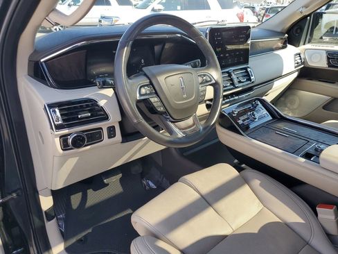 Used 2021 Lincoln Navigator Reserve w/ Luxury Package image 19