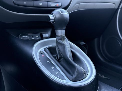 Used 2015 Kia Soul + image 19
