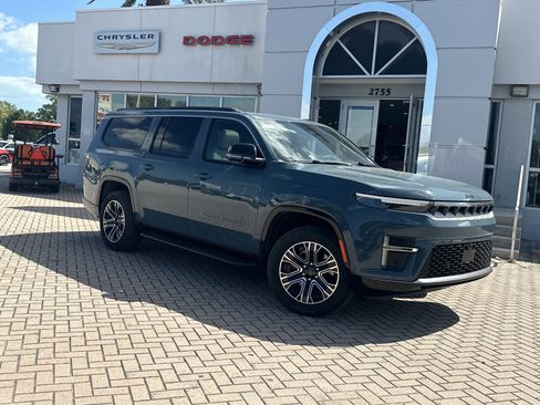 New 2026 Jeep Grand Wagoneer L 4WD w/ Premium Group I image 2