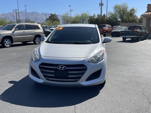 Used 2016 Hyundai Elantra GT FWD image 8