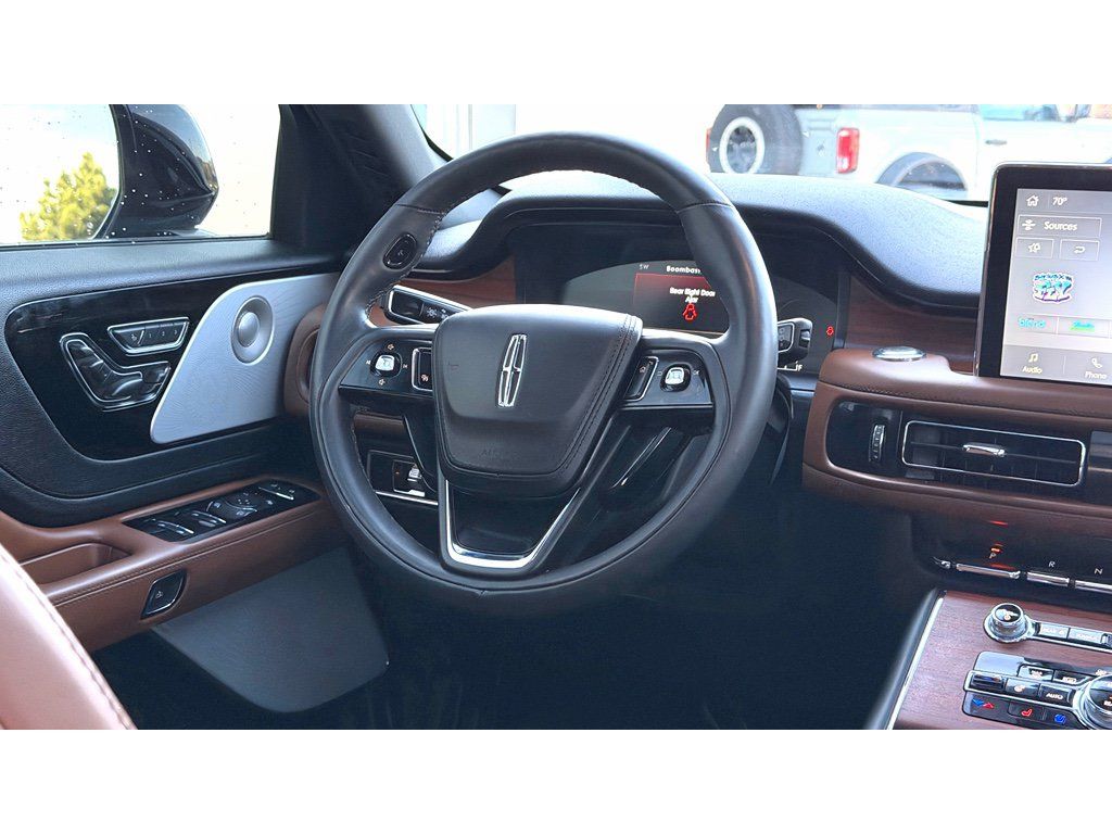 Used 2023 Lincoln Aviator Reserve w/ Equipment Group 201A RWD image 16