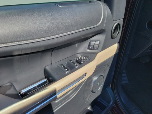 Used 2023 Ford Expedition Limited image 7