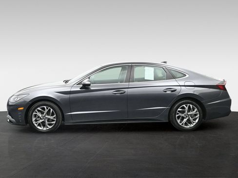 Certified 2023 Hyundai Sonata SEL w/ Preferred Accessory Package FWD image 4