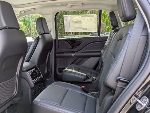 New 2026 Lincoln Aviator AWD image 14