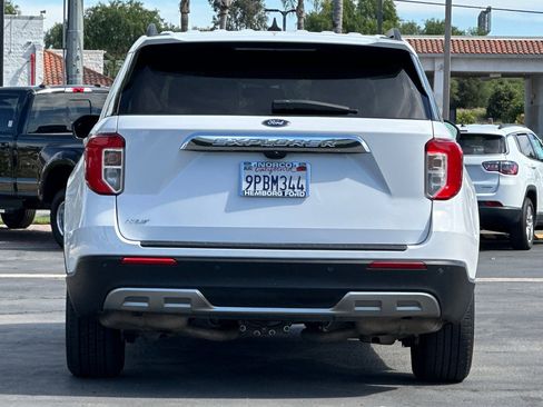 Used 2023 Ford Explorer XLT w/ Equipment Group 202A image 5