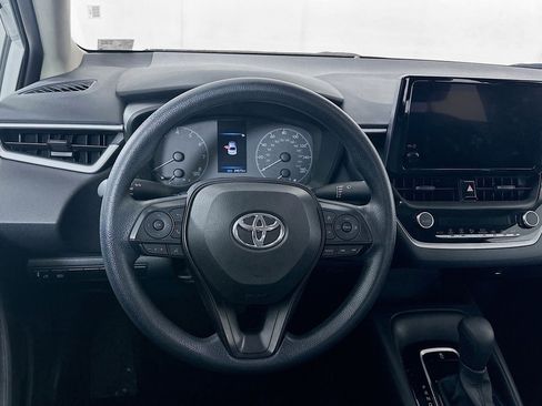 Used 2025 Toyota Corolla LE image 18