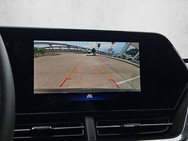 Used 2025 Chevrolet Trax LT FWD image 13