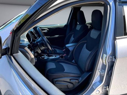 Used 2017 Jeep Cherokee Sport AWD/4WD image 21