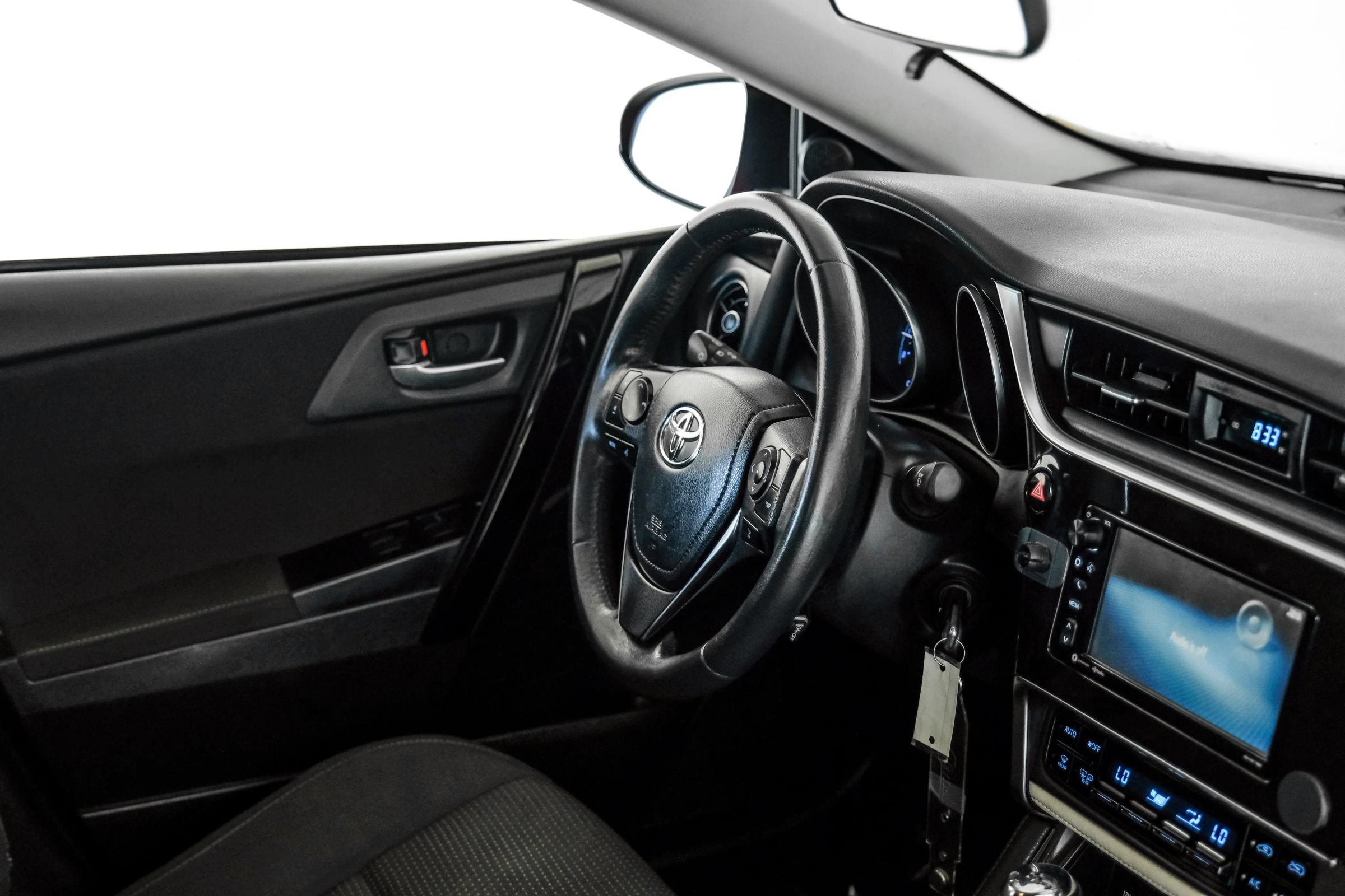 Used 2018 Toyota Corolla iM FWD image 13