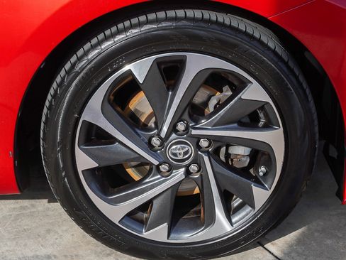 Used 2018 Toyota Corolla iM image 10