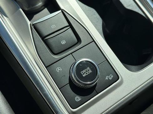 Used 2023 Ford Explorer XLT w/ Equipment Group 202A AWD/4WD image 21
