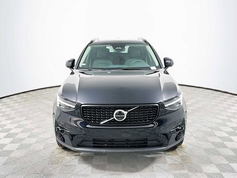 Used 2025 Volvo XC40 B5 Plus w/ Protection Package Premier image 2