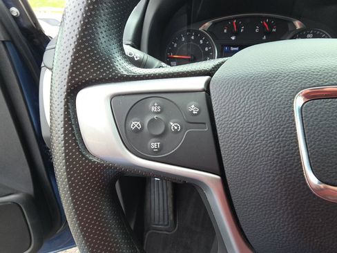 Used 2024 GMC Terrain SLE image 18