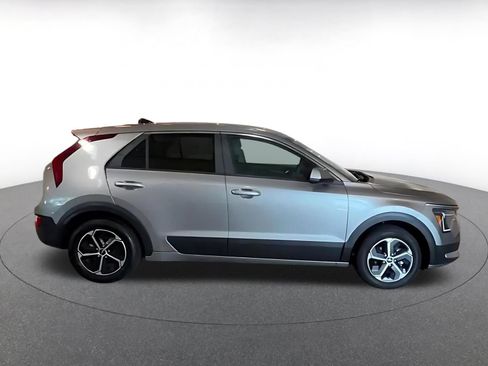 Used 2026 Kia Niro LX FWD image 11
