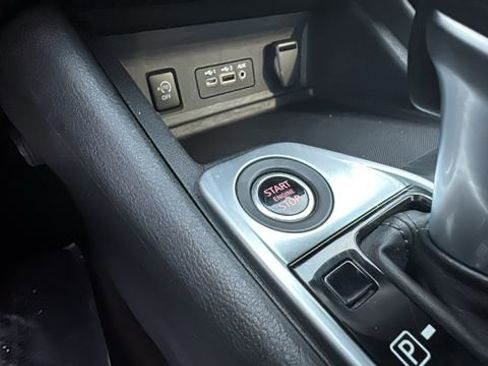 Used 2024 Nissan Sentra SV image 23