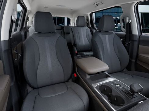 New 2026 Kia Carnival LX FWD image 15