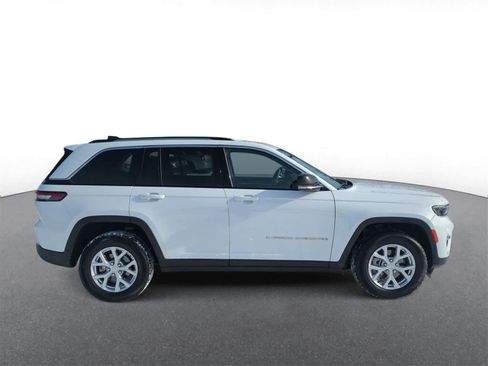 Certified 2023 Jeep Grand Cherokee Limited image 9