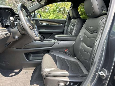 Used 2019 Cadillac XT5 Platinum AWD/4WD image 6