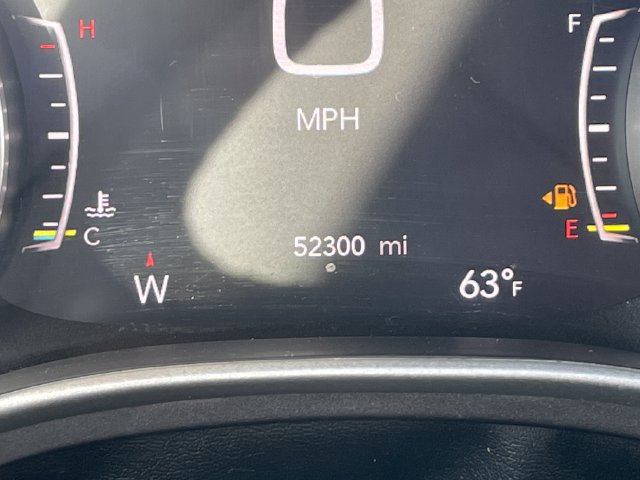 Used 2021 Chrysler Pacifica Touring-L FWD image 11