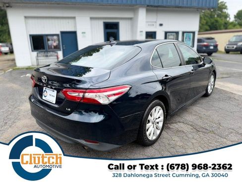 Used 2019 Toyota Camry LE FWD image 3