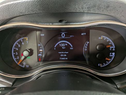 Used 2016 Jeep Grand Cherokee Limited image 25