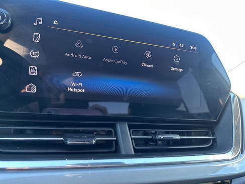 Used 2025 Chevrolet Trax LT image 21