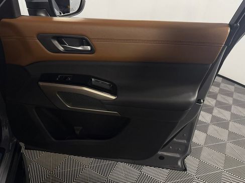 Used 2025 Nissan Pathfinder Platinum w/ Cargo Package FWD image 33