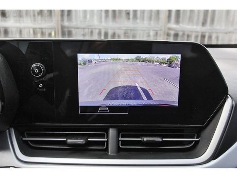 Used 2025 Chevrolet Trax LS w/ LS Convenience Package FWD image 27