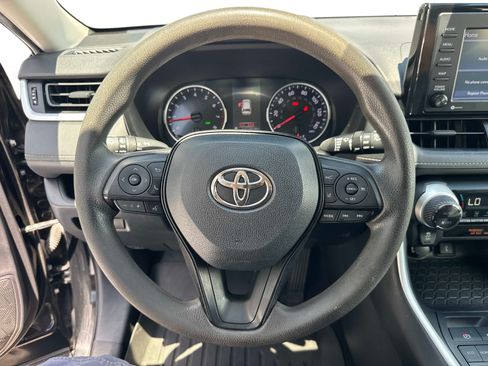 Used 2020 Toyota RAV4 XLE FWD image 28