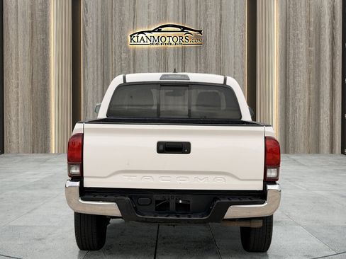 Used 2022 Toyota Tacoma SR5 RWD image 6