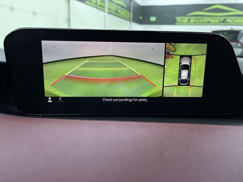 Used 2021 MAZDA MAZDA3 Hatchback w/Premium Plus Pkg image 21