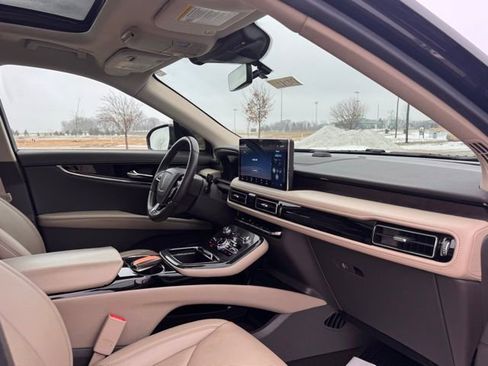 Used 2023 Lincoln Nautilus Reserve w/ Monochromatic Package image 23