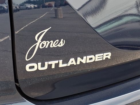 Used 2023 Mitsubishi Outlander SE AWD/4WD image 32