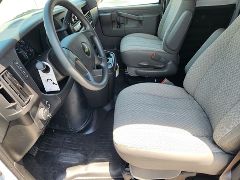 New 2026 Chevrolet Express 2500 Extended RWD image 9