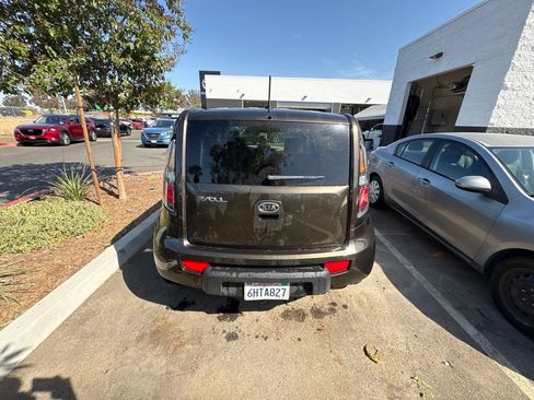 Used 2010 Kia Soul ! FWD image 8