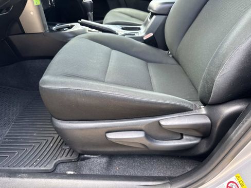 Used 2017 Toyota RAV4 LE FWD image 16
