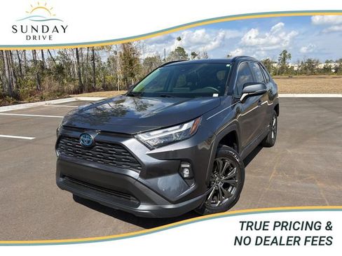 Used 2022 Toyota RAV4 XLE Premium image 1
