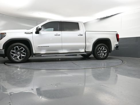 Used 2023 GMC Sierra 1500 SLT w/ SLT Premium Package image 32