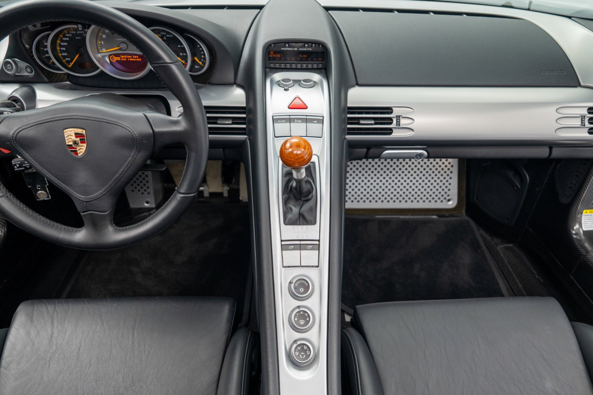 Used 2004 Porsche Carrera GT RWD image 27