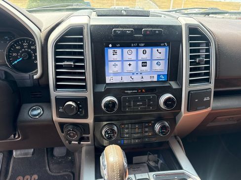 Used 2019 Ford F150 King Ranch w/ Equipment Group 601A Luxury AWD/4WD image 26