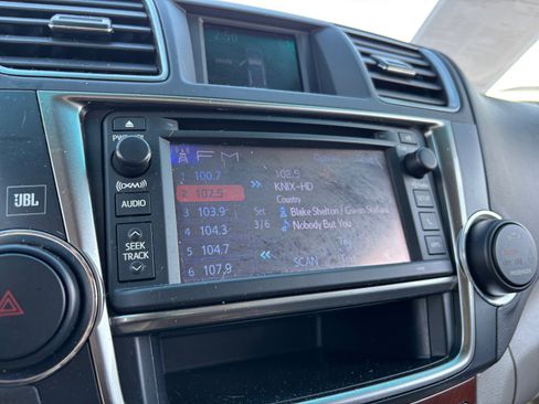 Used 2013 Toyota Highlander Limited image 12