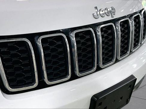 Used 2021 Jeep Grand Cherokee Limited AWD/4WD image 29