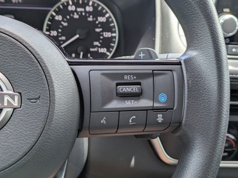 Certified 2023 Nissan Rogue SV FWD image 27