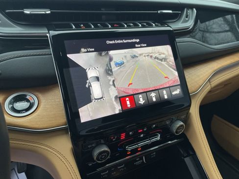 Used 2024 Jeep Grand Cherokee L Summit image 33