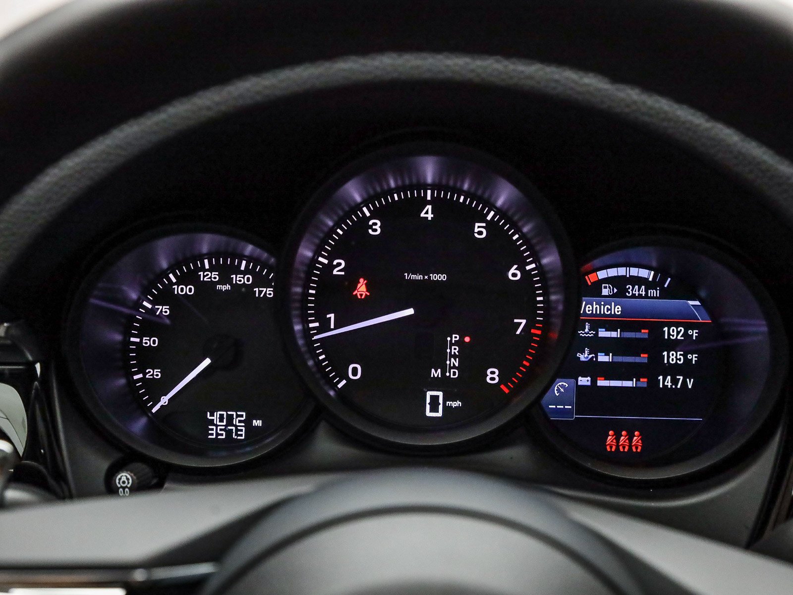 Certified 2025 Porsche Macan AWD/4WD image 24