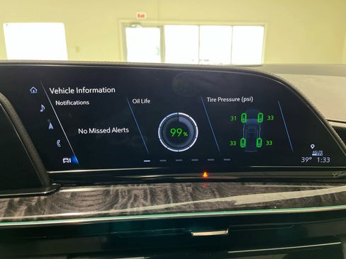 Used 2023 Cadillac Escalade Premium Luxury image 39