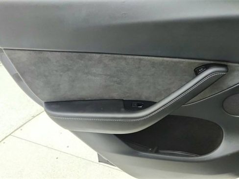 Used 2024 Tesla Model Y Long Range image 35