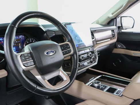 Used 2022 Ford Expedition Limited image 24